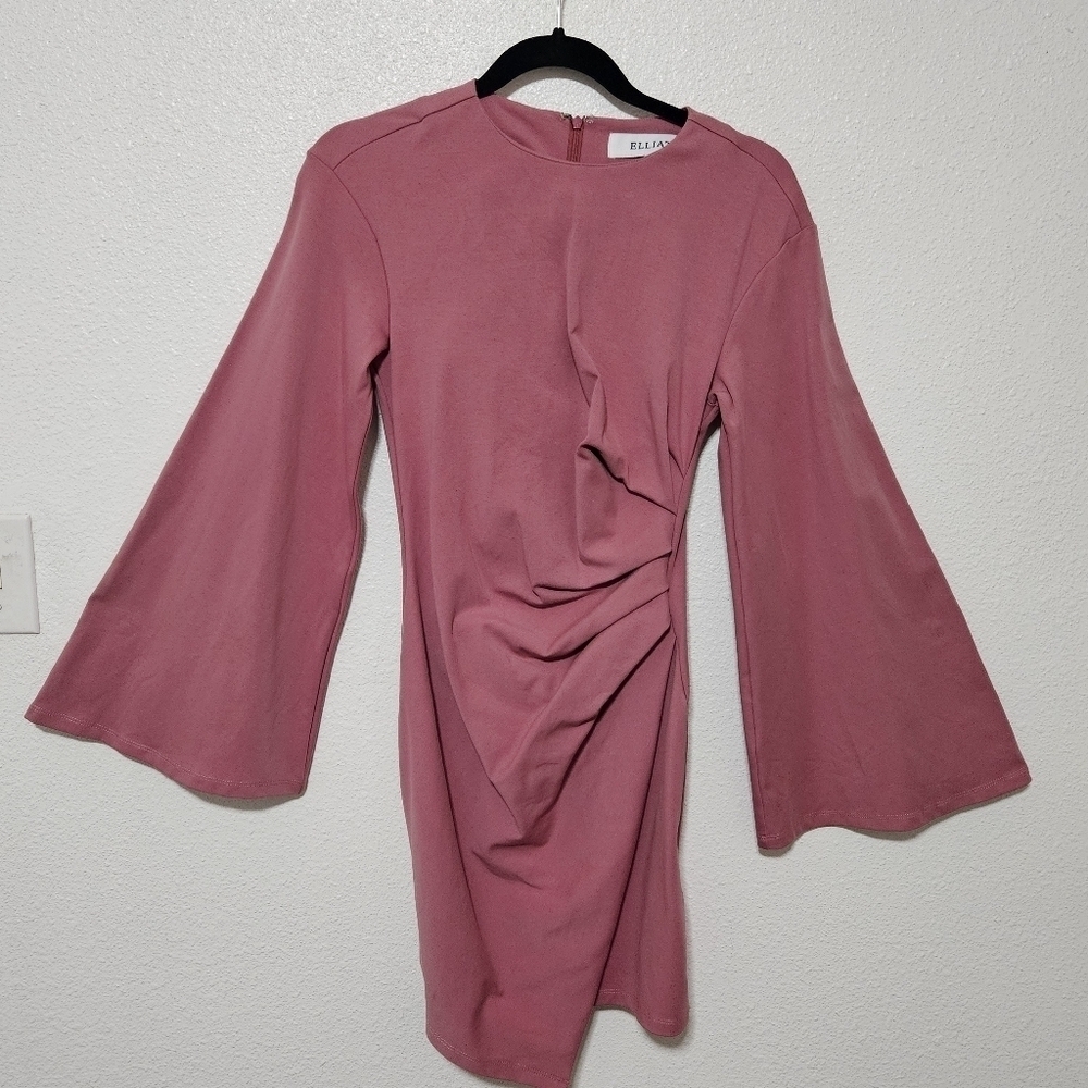 Elliatt dress with roushing and bell sleeves size xs